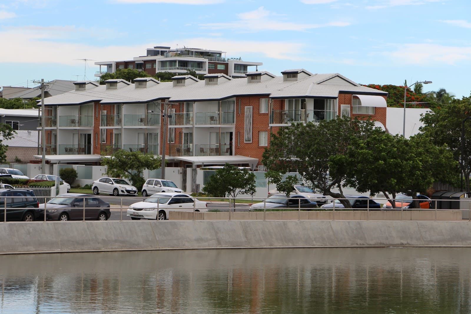 Pelican's Nestle Inn - Accommodation — Manly, Brisbane