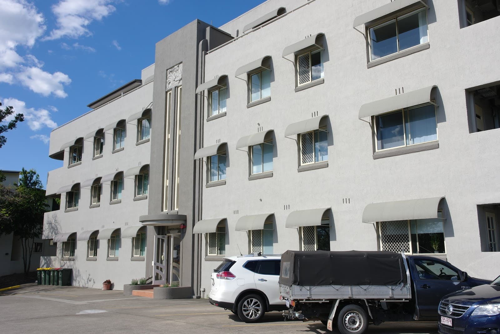 Hampton Court Apartments — Wynnum, Brisbane